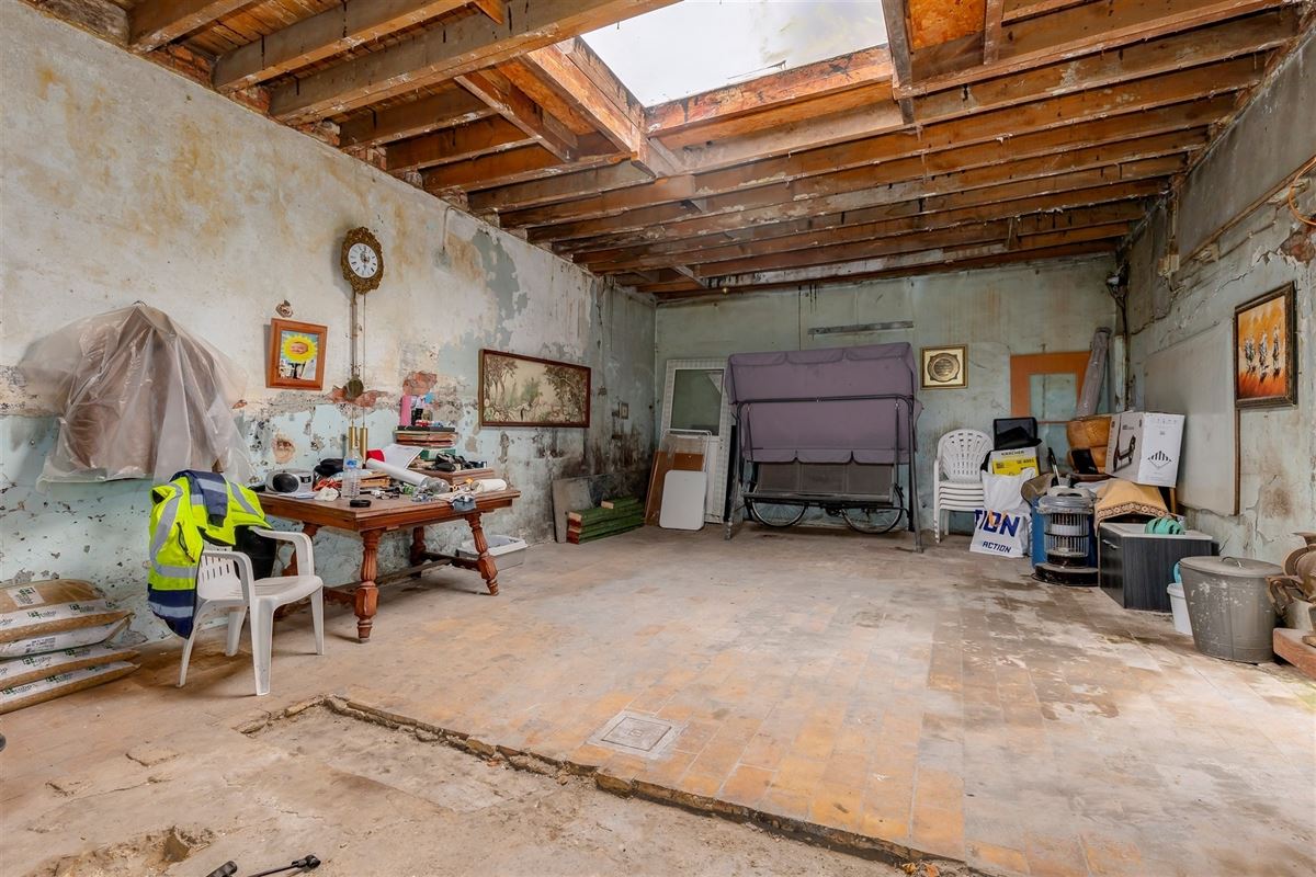 Ruime woning met 4/5 slpk en magazijn