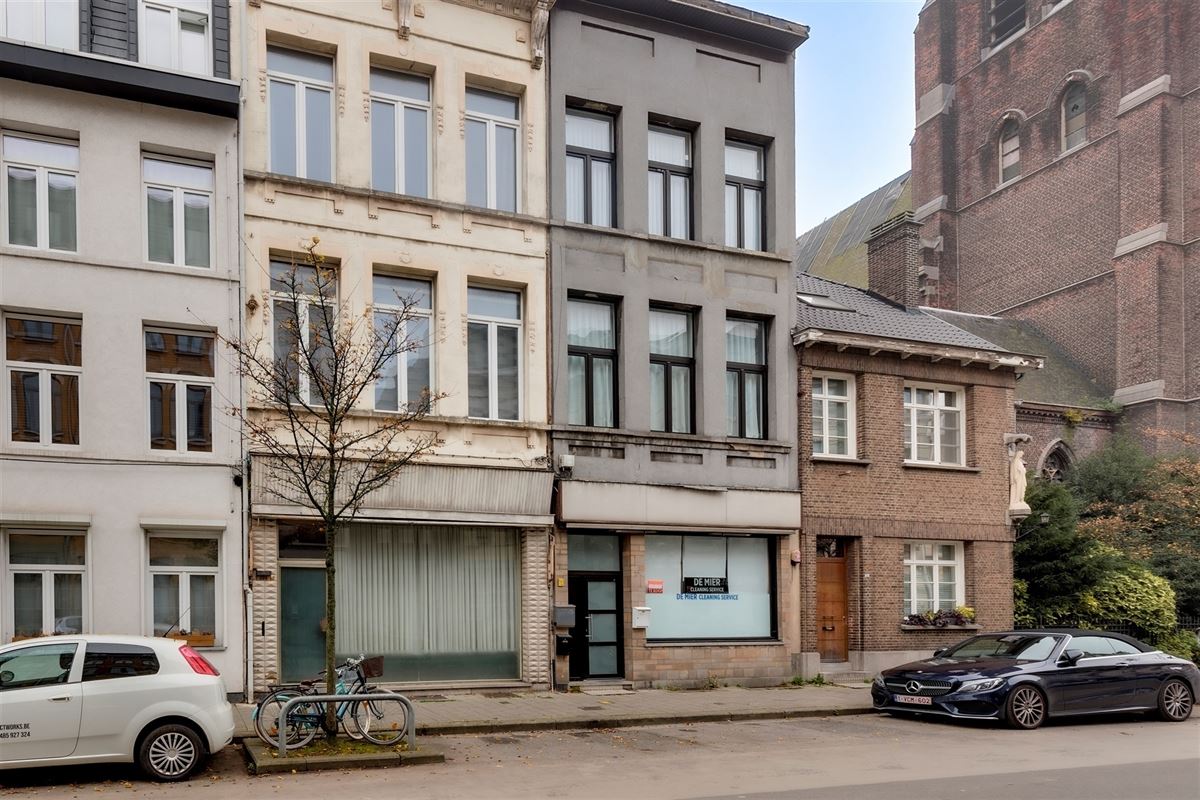 Ruime woning met 4/5 slpk en magazijn