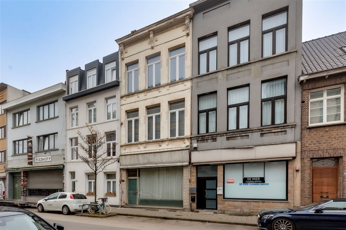 Ruime woning met 4/5 slpk en magazijn