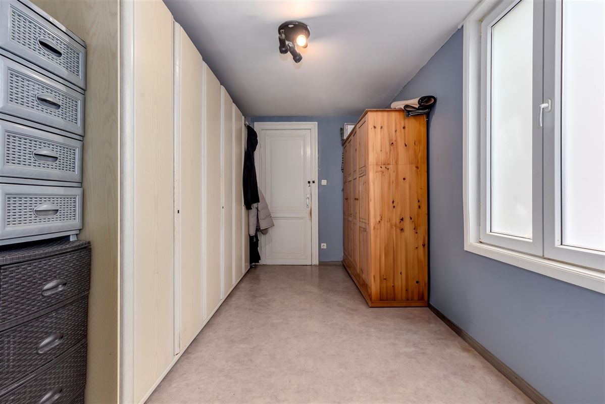 Ruime woning met 4/5 slpk en magazijn