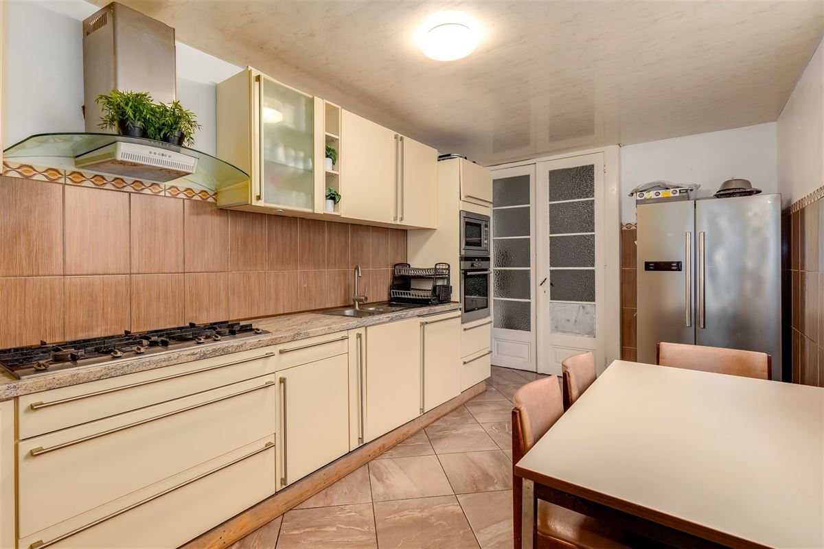 Ruime woning met 4/5 slpk en magazijn