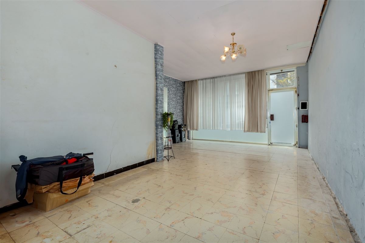 Ruime woning met 4/5 slpk en magazijn