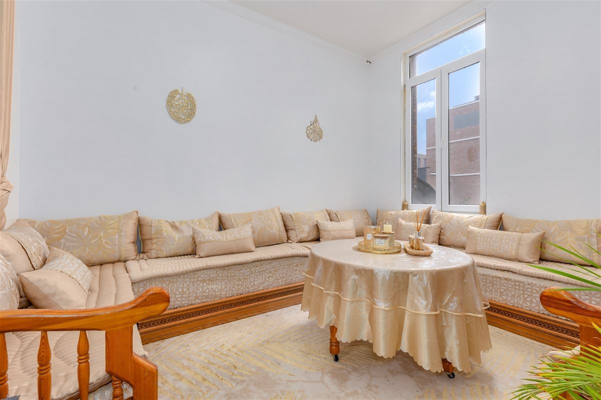 Ruime woning met 4/5 slpk en magazijn