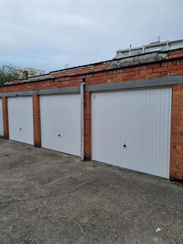 3 garageboxen in de Albert Spietaelslaan te Deurne