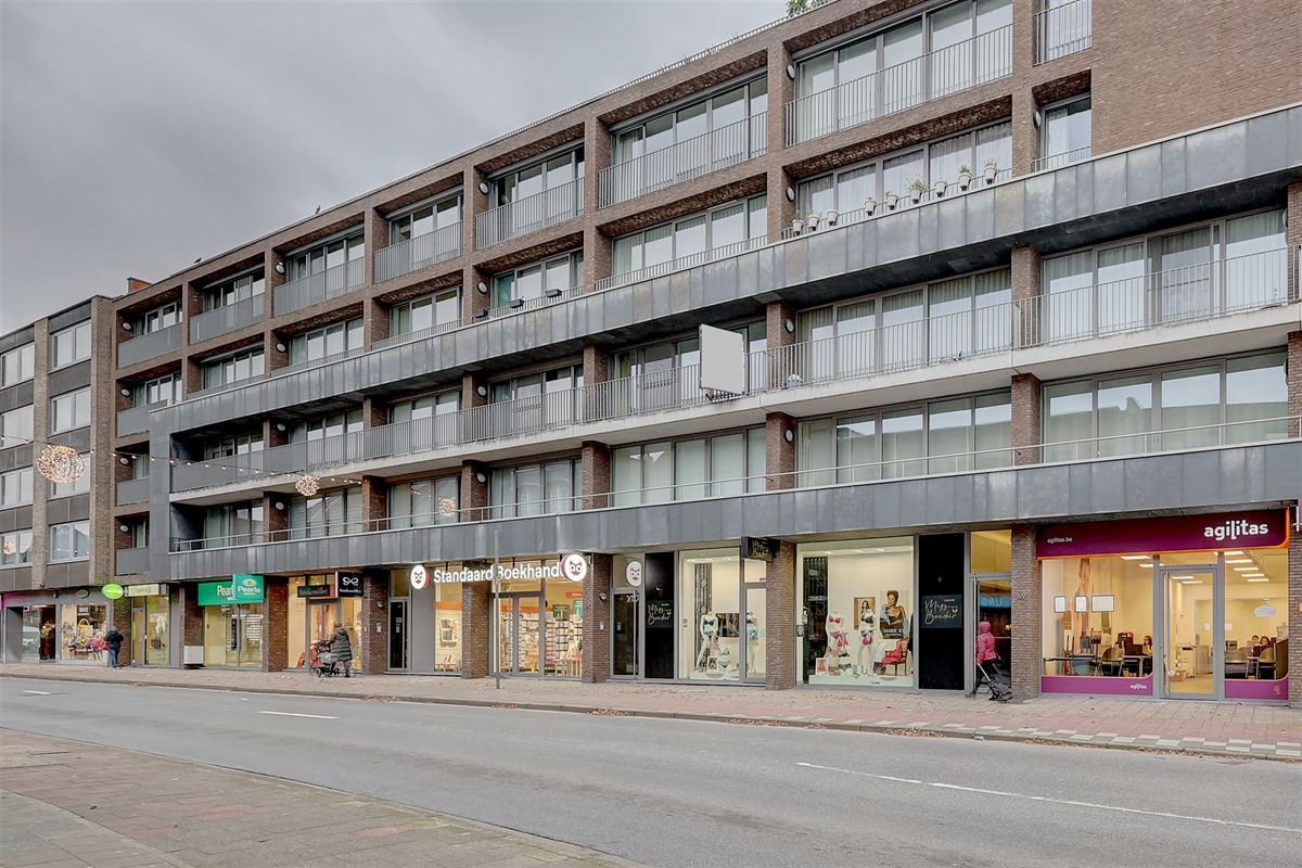 Prachtig appartement met twee slaapkamers en terras te huur in centrum Wilrijk