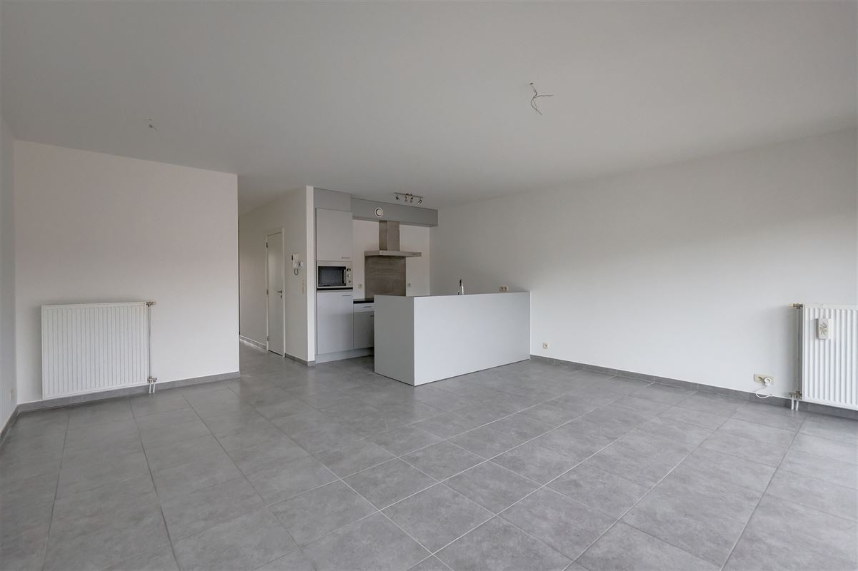 Prachtig appartement met twee slaapkamers en terras te huur in centrum Wilrijk