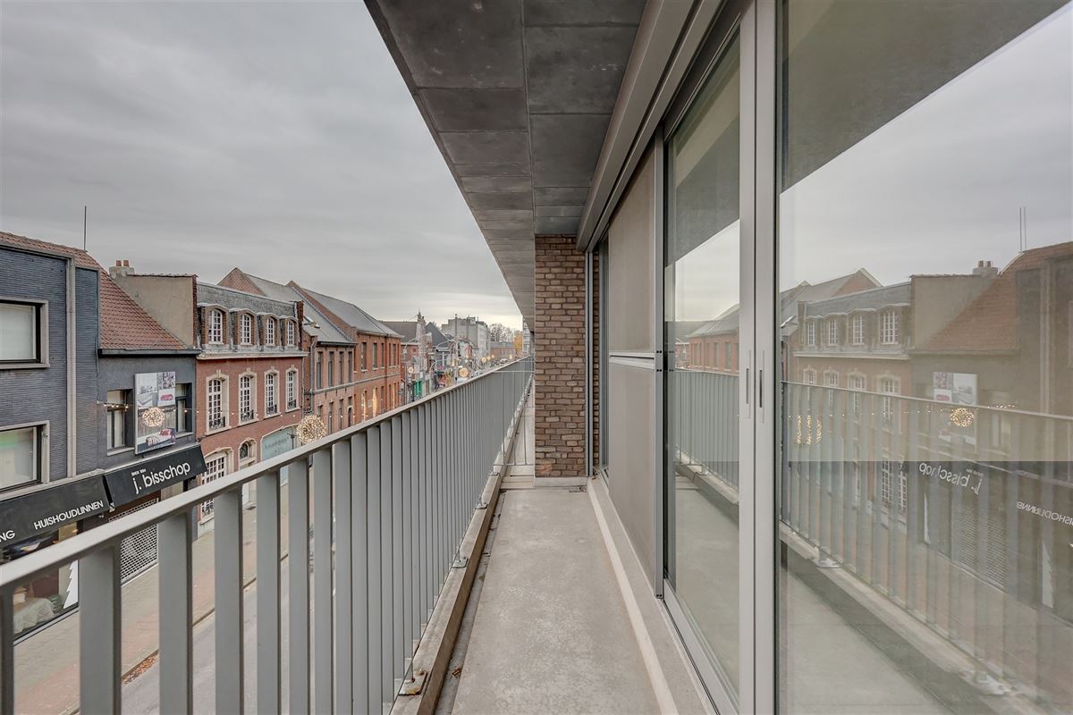 Prachtig appartement met twee slaapkamers en terras te huur in centrum Wilrijk