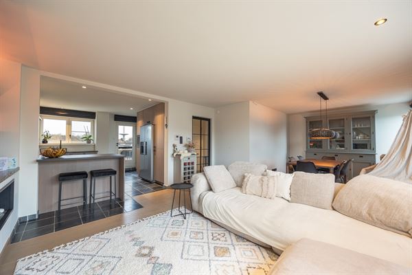 Appartement met twee slaapkamers, terras en garage