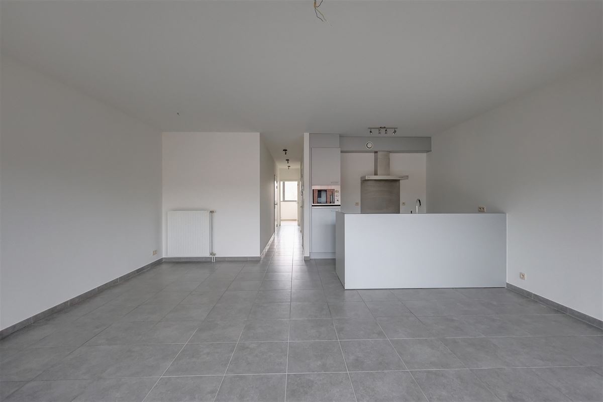 Prachtig appartement met twee slaapkamers en terras te huur in centrum Wilrijk