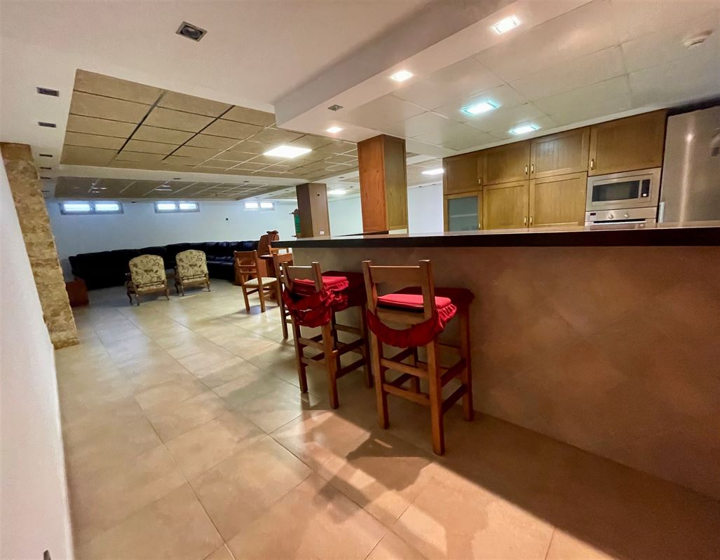 Prachtige villa met 5 slk | 6 badk | zwembad | ondergrondse garage