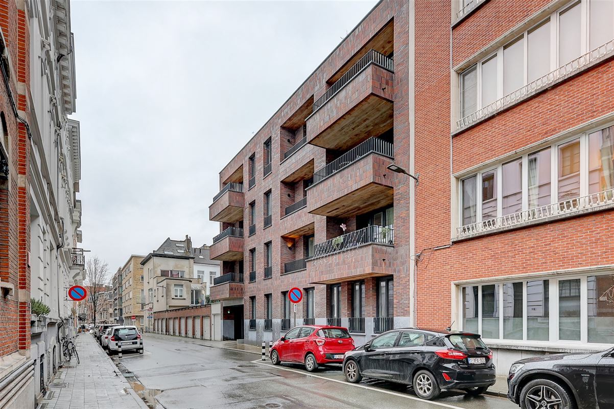 Prachtig appartement met 2 slaapkamers, terras en staanplaats