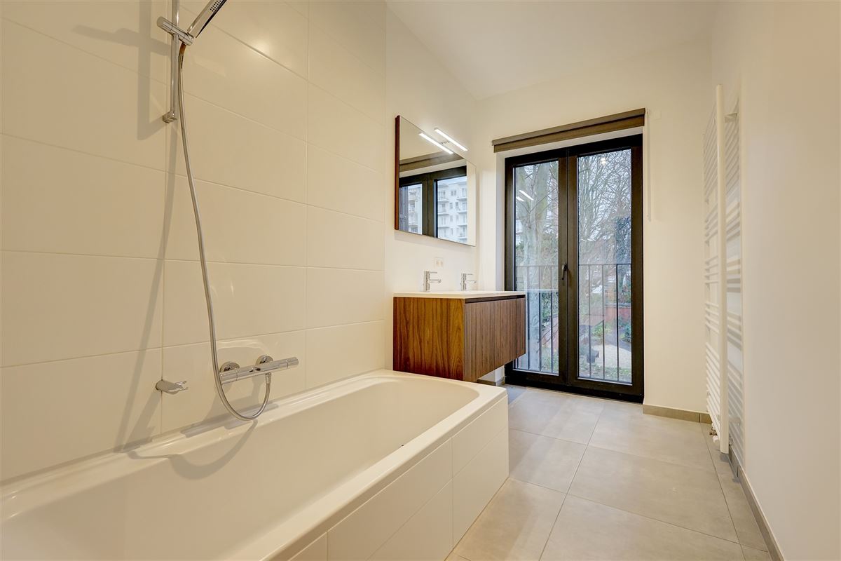 Prachtig appartement met 2 slaapkamers, terras en staanplaats