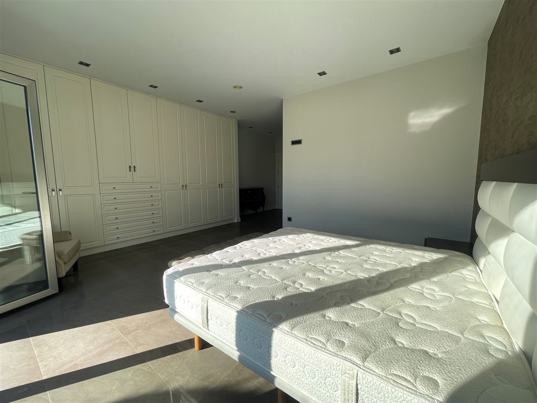 Prachtige villa met 5 slk | 6 badk | zwembad | ondergrondse garage