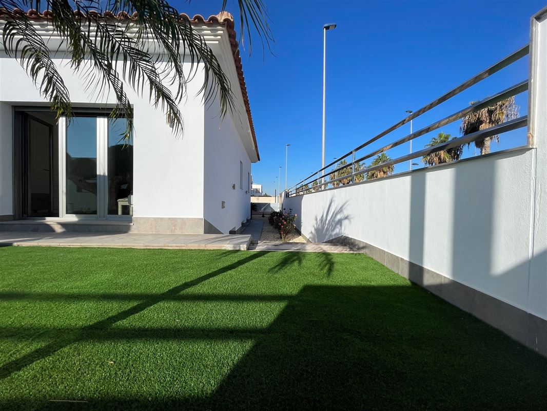 Prachtige villa met 5 slk | 6 badk | zwembad | ondergrondse garage