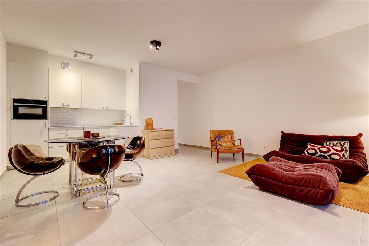 Prachtig appartement met 2 slaapkamers, terras en staanplaats