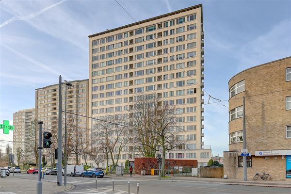 Appartement met 2 slaapkamers en terras grens Antwerpen Wilrijk