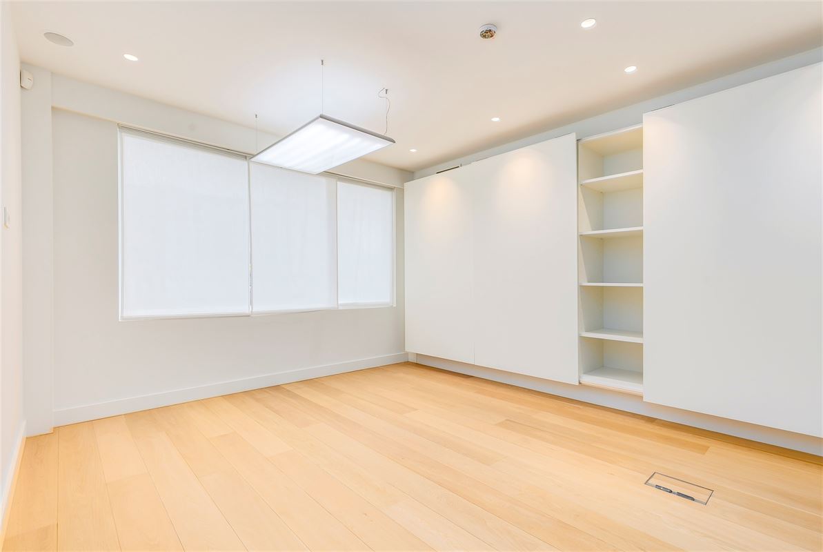 Commercieel gelijkvloers met kwalitatieve afwerking