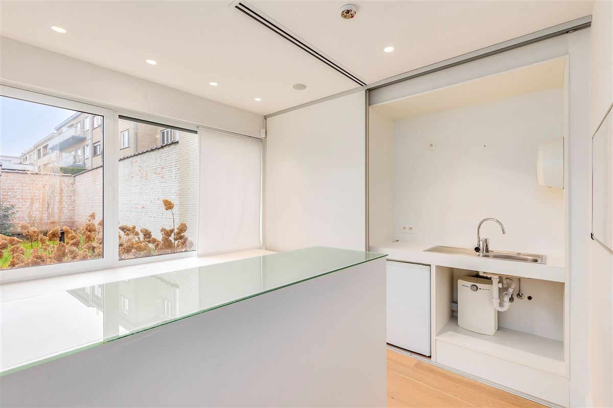 Commercieel gelijkvloers met kwalitatieve afwerking