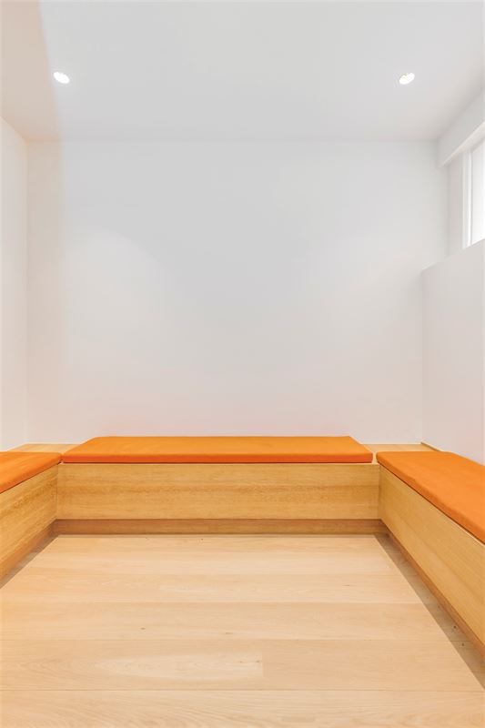 Commercieel gelijkvloers met kwalitatieve afwerking