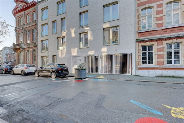 Twee ondergrondse motoplaatsen in hartje Antwerpen