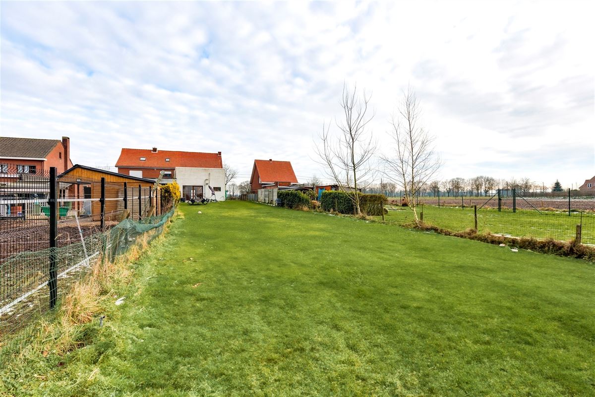 Stijlvolle gerenoveerde halfopen bebouwing met tuin en 3 slaapkamers in Oostmalle