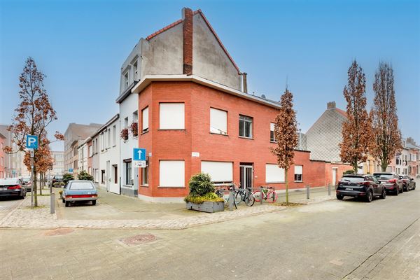 Te renoveren woning 2 slpk met garage