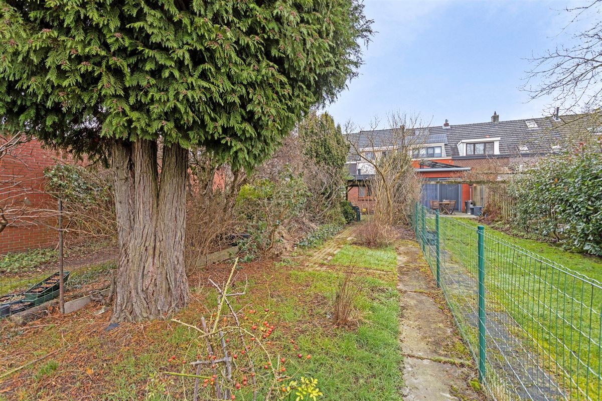 Te renoveren huis met tuin (266m²) grens Hove Mortsel