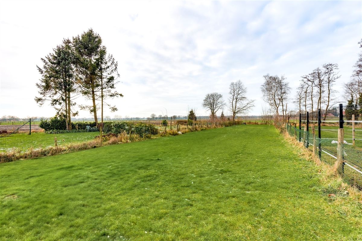 Stijlvolle gerenoveerde halfopen bebouwing met tuin en 3 slaapkamers in Oostmalle