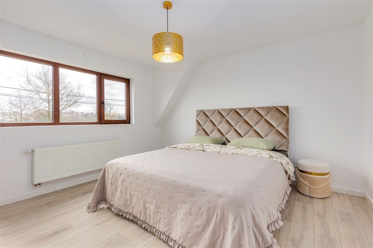 Stijlvolle gerenoveerde halfopen bebouwing met tuin en 3 slaapkamers in Oostmalle