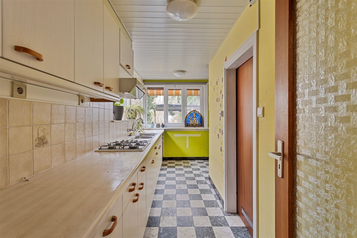 Te renoveren huis met tuin (266m²) grens Hove Mortsel