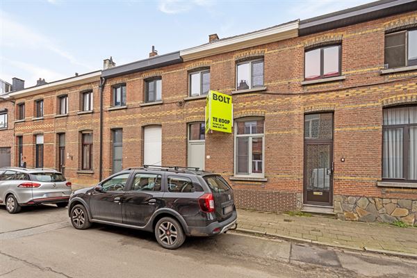 Te renoveren huis met tuin (266m²) grens Hove Mortsel