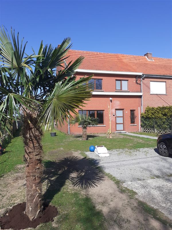Stijlvolle gerenoveerde halfopen bebouwing met tuin en 3 slaapkamers in Oostmalle