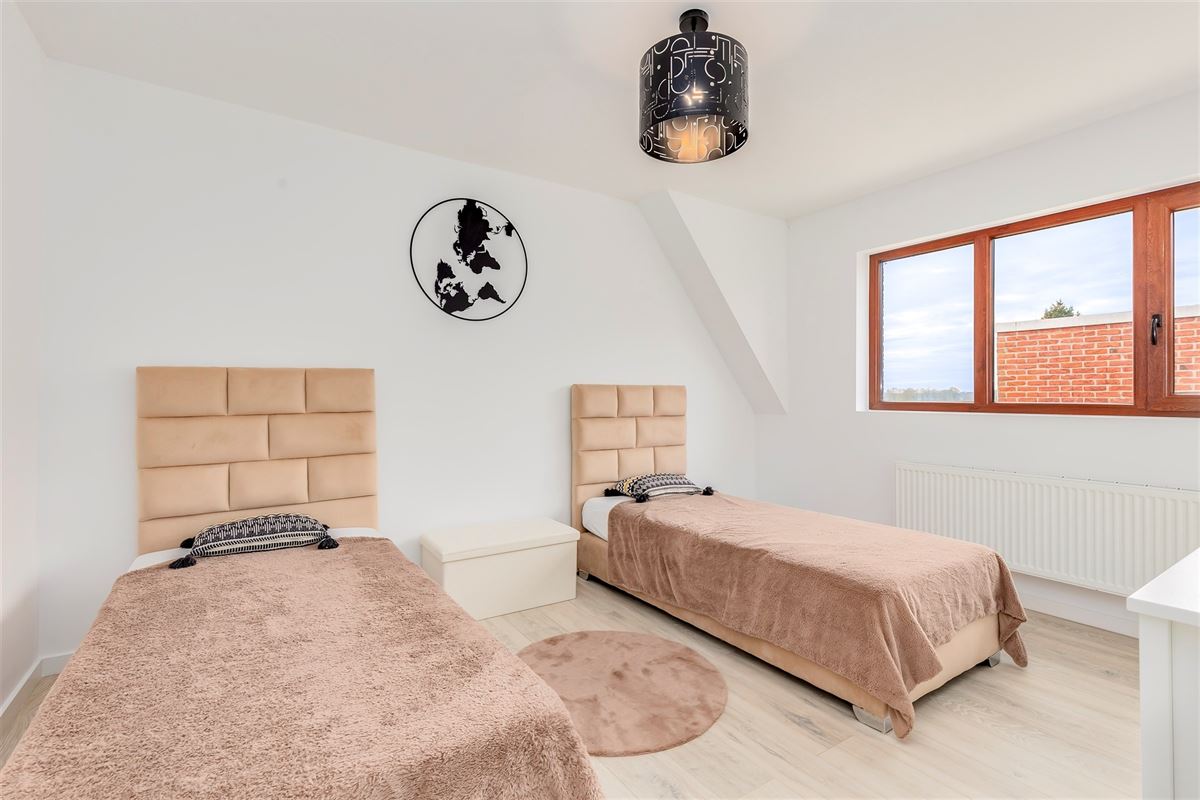 Stijlvolle gerenoveerde halfopen bebouwing met tuin en 3 slaapkamers in Oostmalle