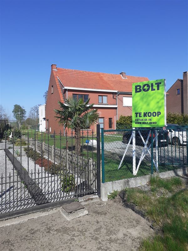 Stijlvolle gerenoveerde halfopen bebouwing met tuin en 3 slaapkamers in Oostmalle