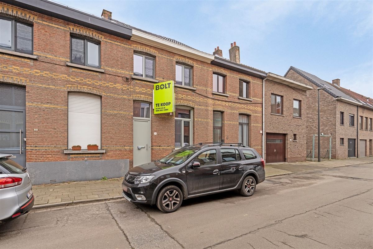 Te renoveren huis met tuin (266m²) grens Hove Mortsel