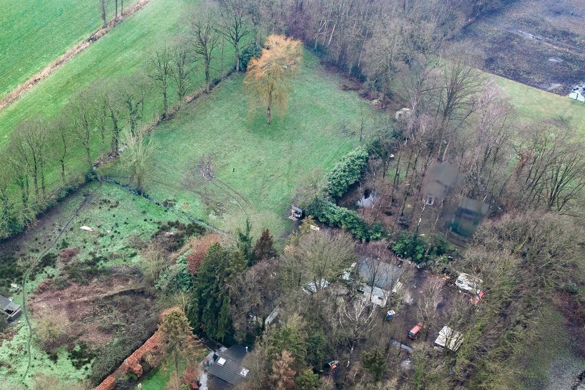 Weekendverblijf (1948m²) met achterliggend weiland (3378m²)