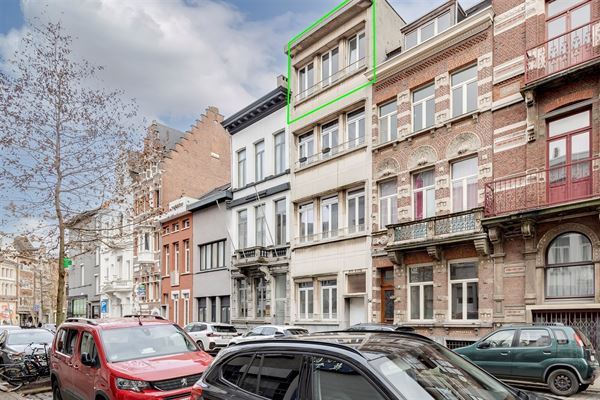 Instapklaar 2-slaapkamer appartement vlakbij het Centraal Station