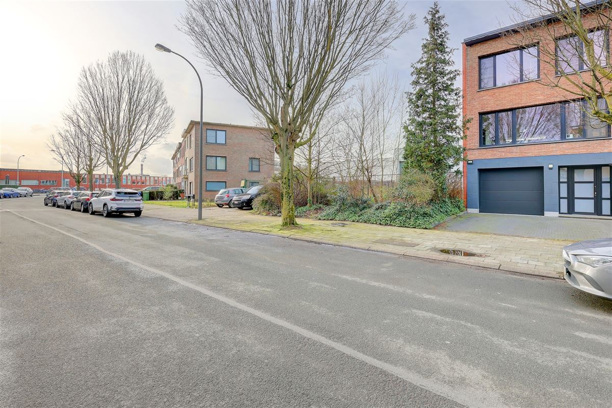 Bouwgrond (320m²) voor gesloten bebouwing in Neerland te Wilrijk