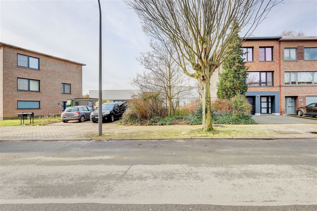 Bouwgrond (320m²) voor gesloten bebouwing in Neerland te Wilrijk