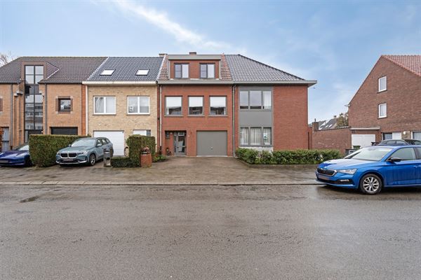 Prachtig huis met 3 slpk en een bureau te Ekeren