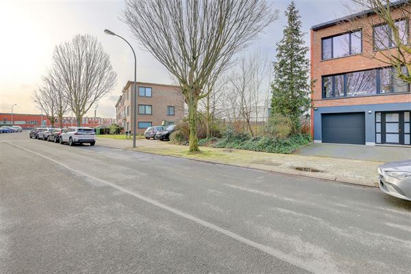 Bouwgrond (454m²) voor halfopenbebouwing in Neerland te Wilrijk