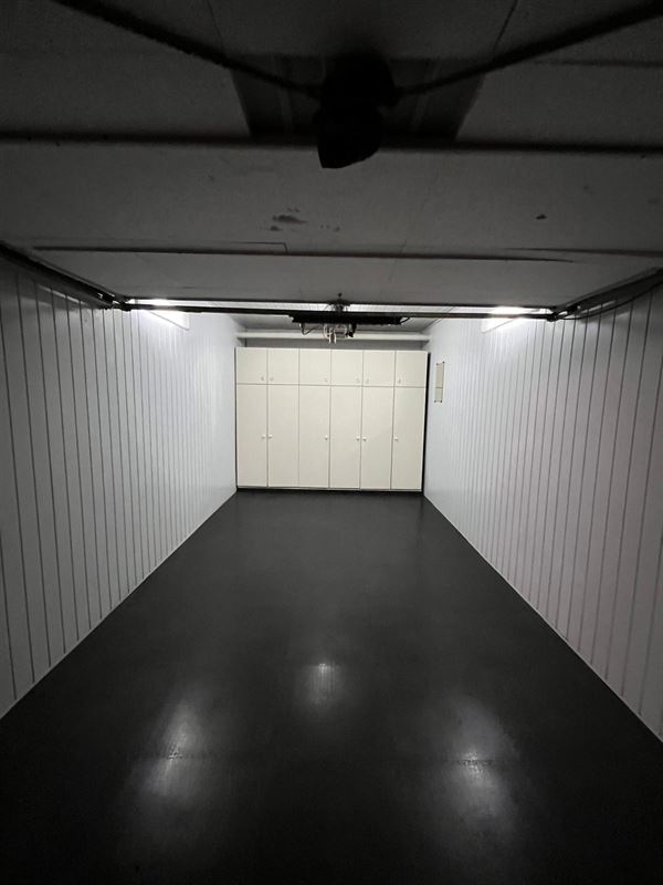Ruime garagebox in Linkeroever te koop