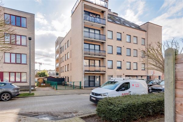 Zeer mooi 2 slaapkamer appartement met terras