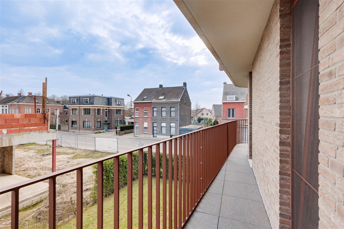 Recent appartement 2 slpk, ruim terras en P mogelijk