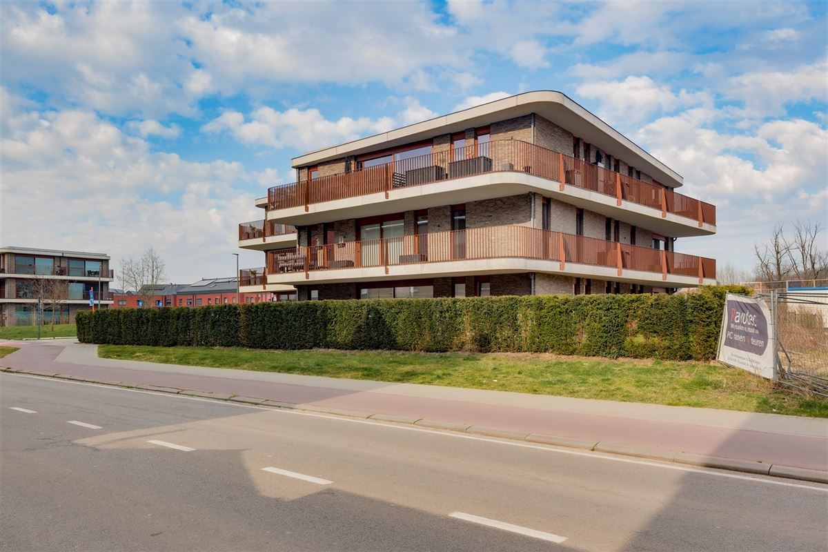 Recent appartement 2 slpk, ruim terras en P mogelijk