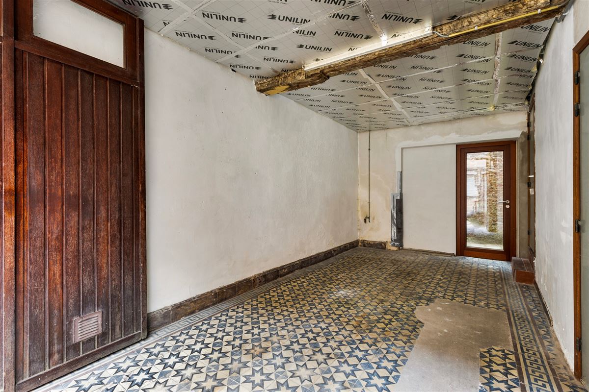 Opbrengsteigendom met garage en 3 studio's centrum Antwerpen