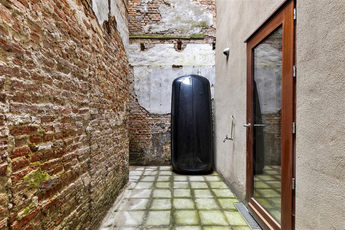 Opbrengsteigendom met garage en 3 studio's centrum Antwerpen