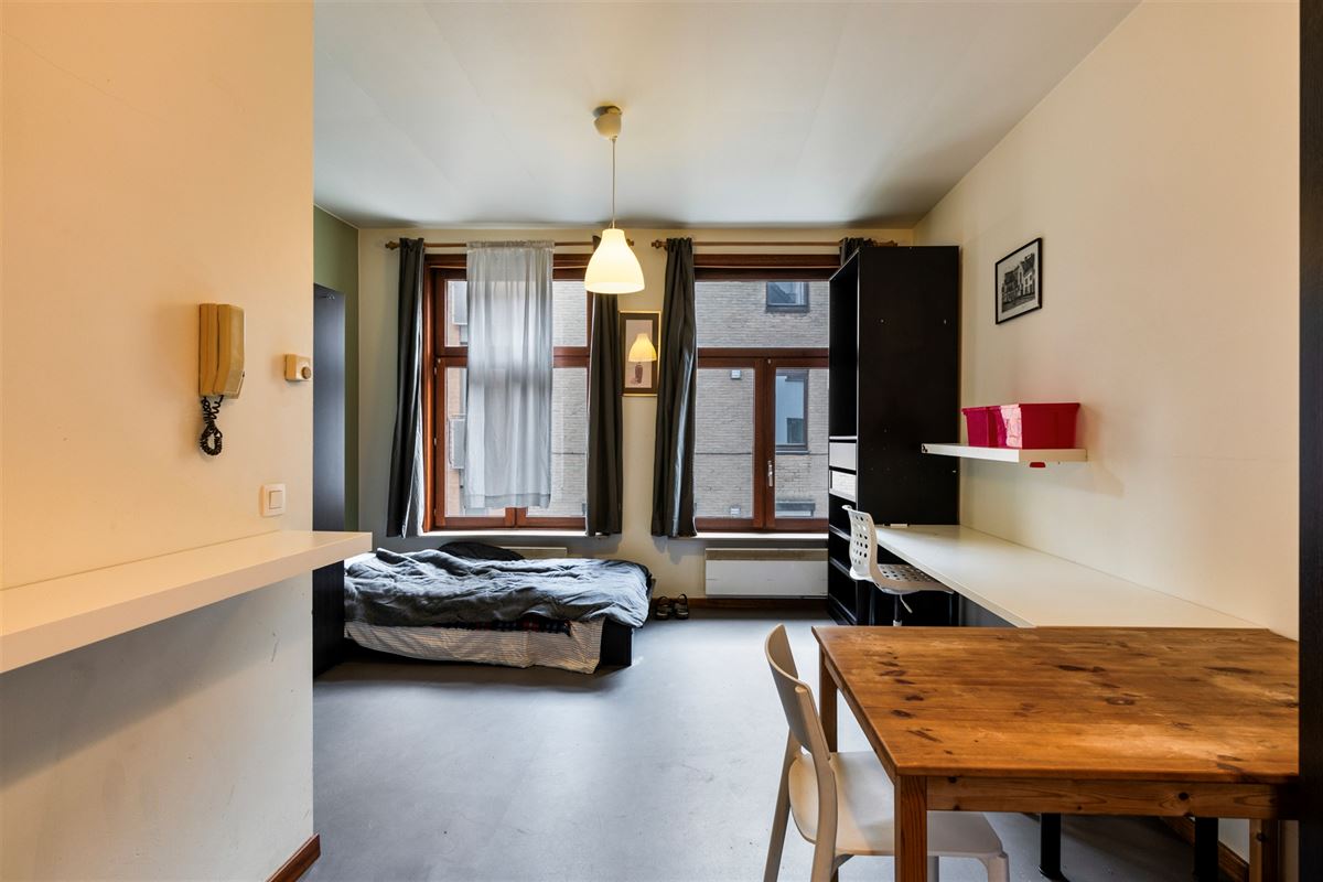 Opbrengsteigendom met garage en 3 studio's centrum Antwerpen