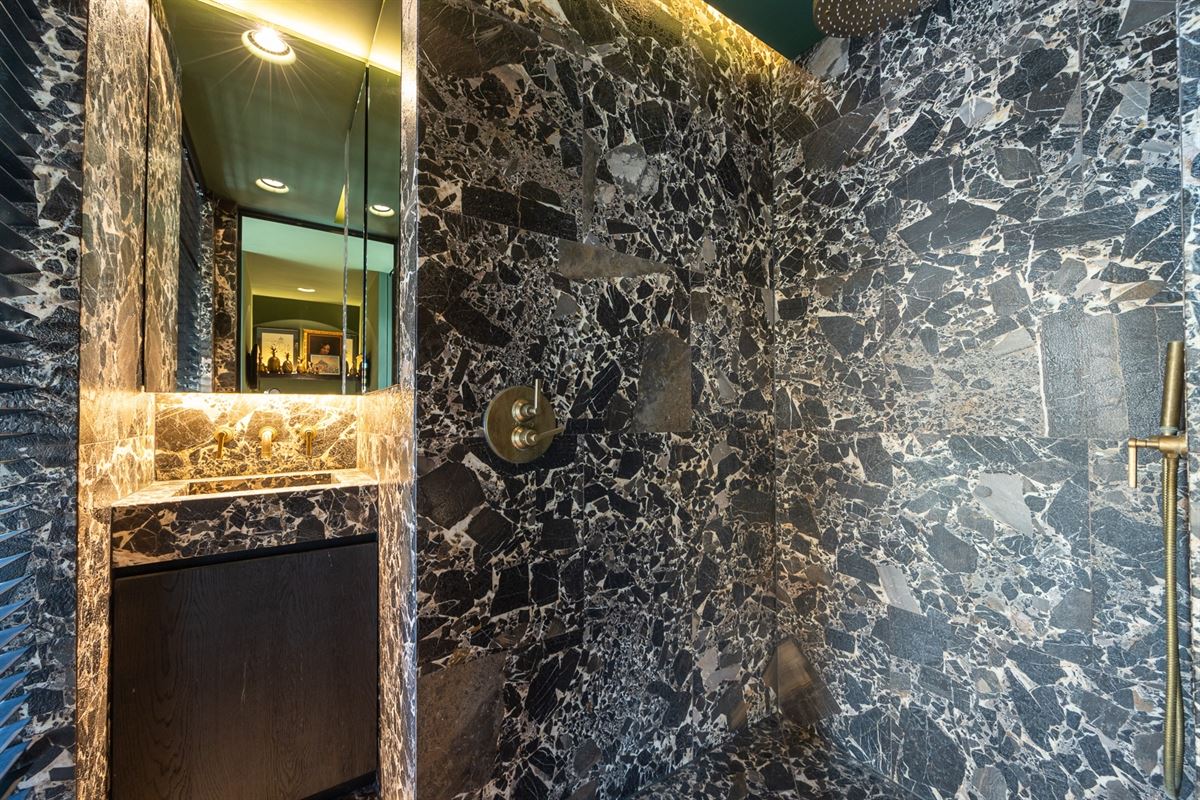 Luxueus gerenoveerd appartement aan het Theaterplein