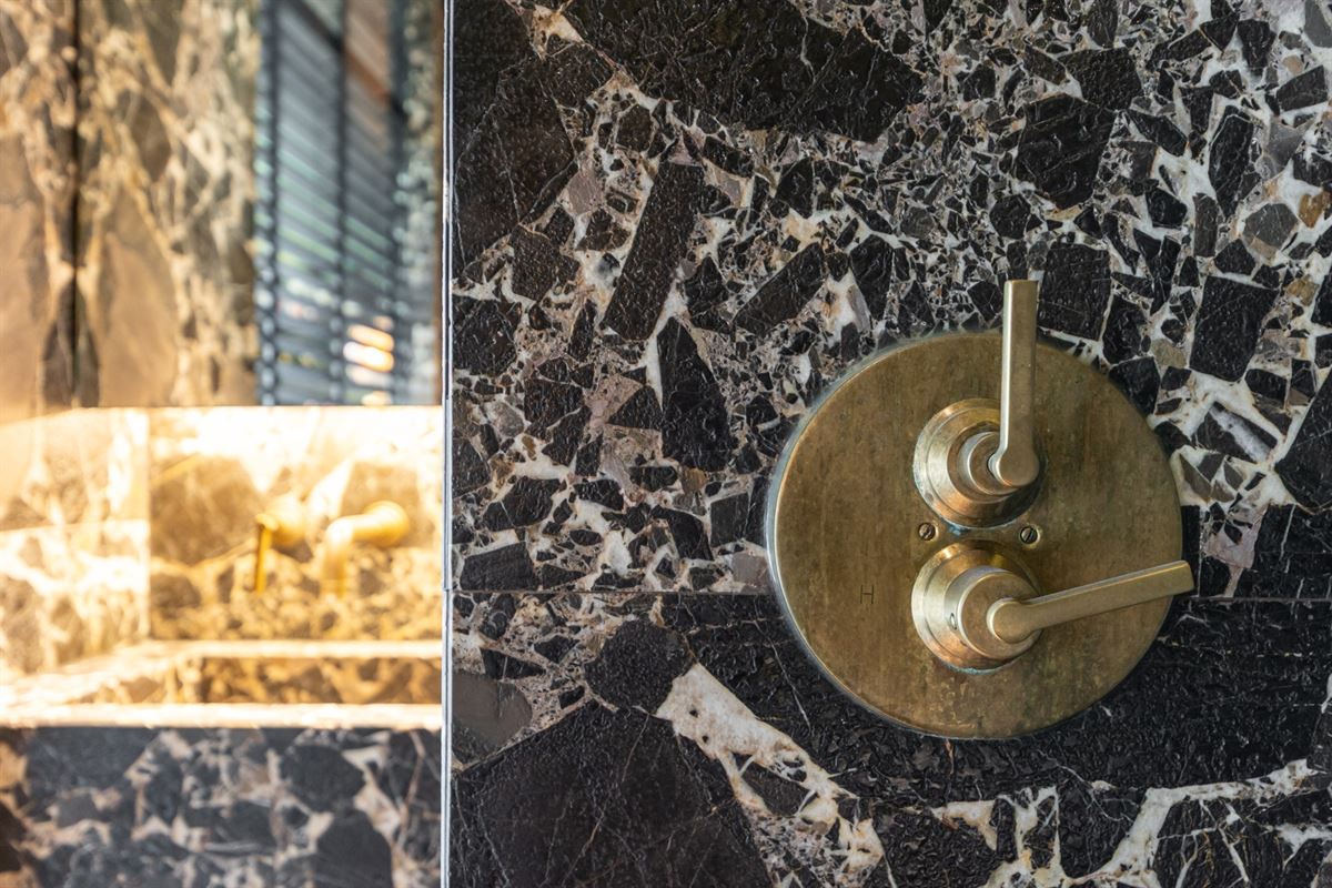 Luxueus gerenoveerd appartement aan het Theaterplein